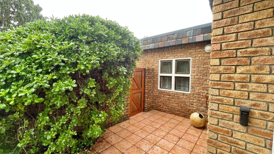 3 Bedroom Property for Sale in Martinville Western Cape